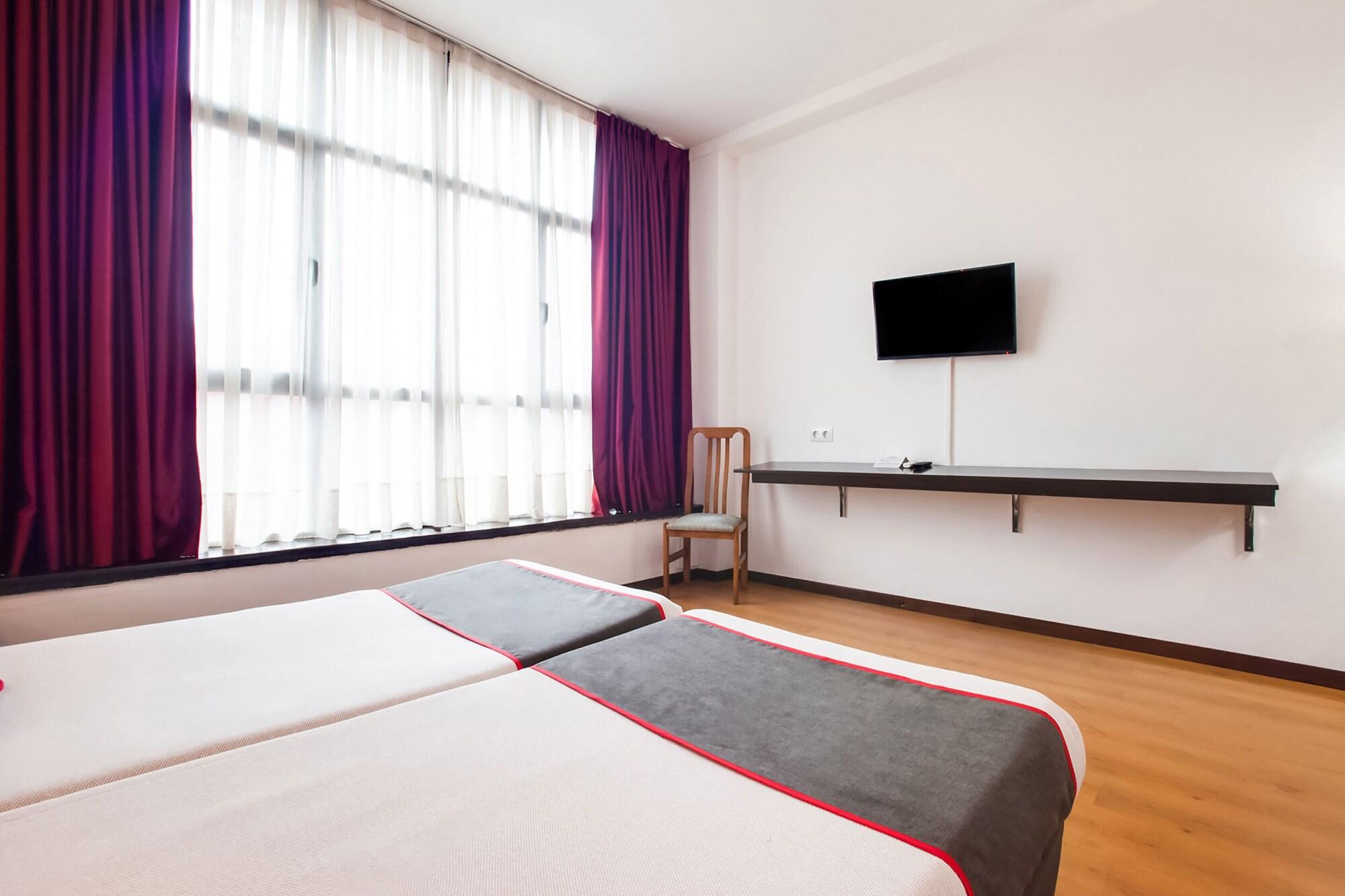 Oyo Hotel Parque Empresarial Avilés Zewnętrze zdjęcie